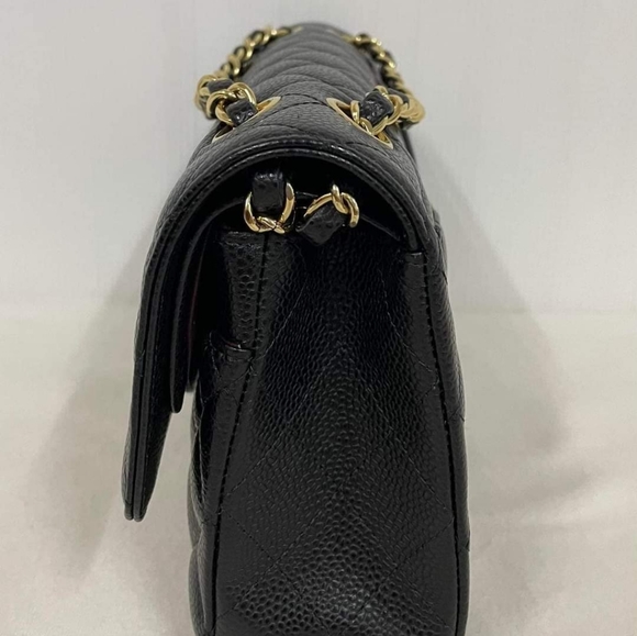 ❌️SOLD❌️ Like New Classic Medium Flap - Picture 8 of 11